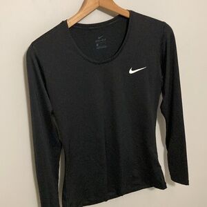 Nike Women's Dri-Fit Black Long Sleeve Performance Top, Size large scoop neck